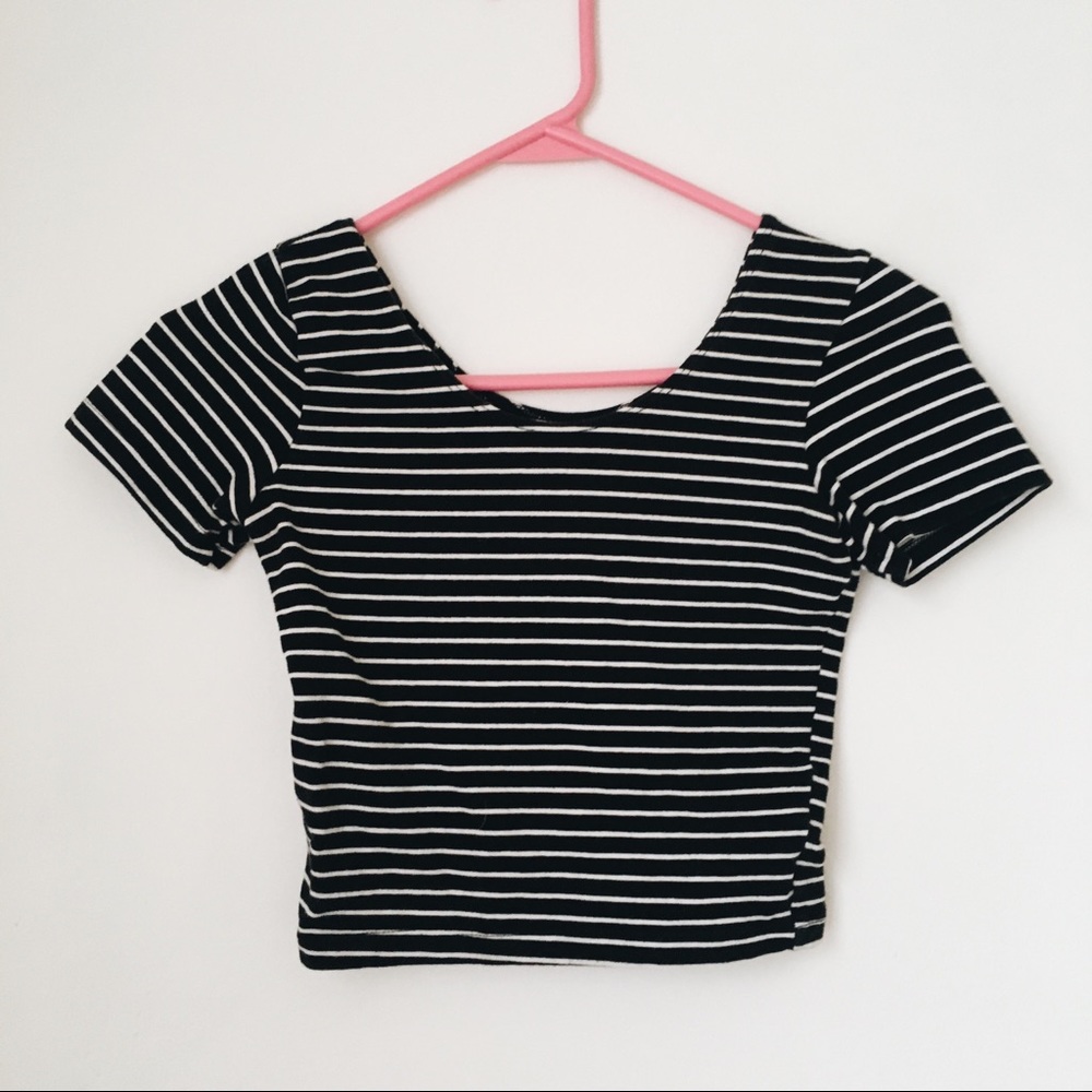 Black and white stripped crop tee